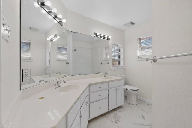 714 Ashbrook Court, Euless, TX 76039