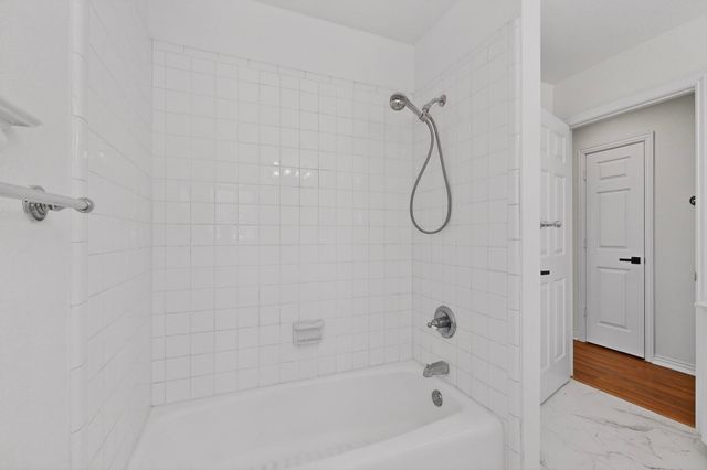 714 Ashbrook Court, Euless, TX 76039