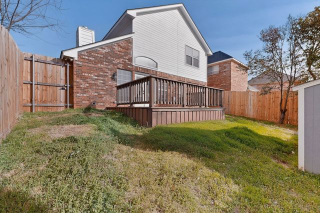 714 Ashbrook Court, Euless, TX 76039