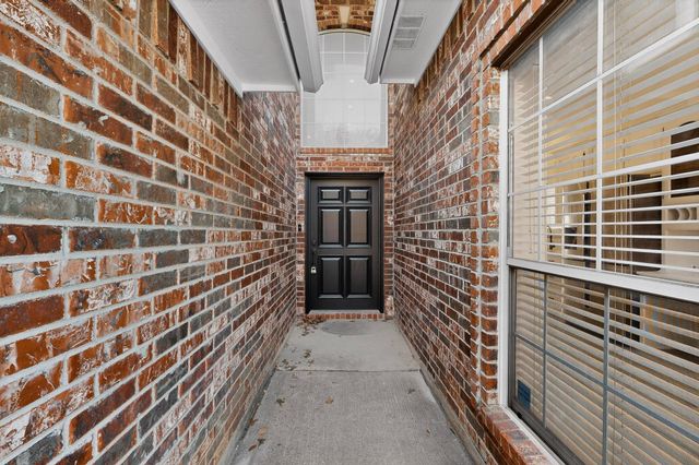 714 Ashbrook Court, Euless, TX 76039