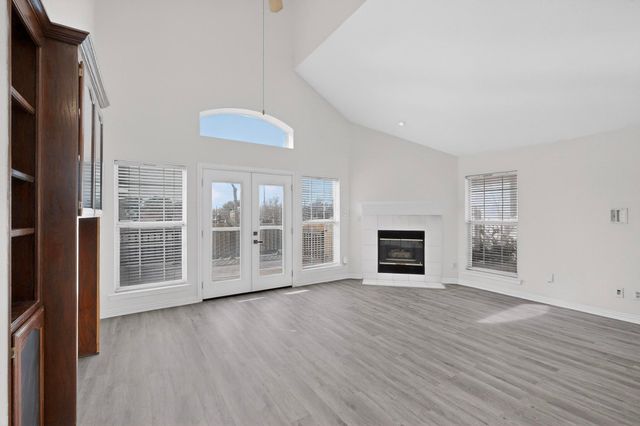 714 Ashbrook Court, Euless, TX 76039