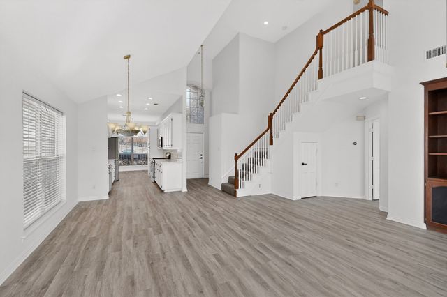 714 Ashbrook Court, Euless, TX 76039