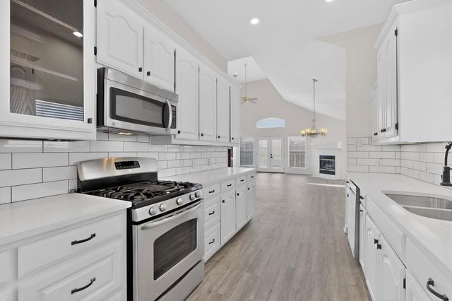 714 Ashbrook Court, Euless, TX 76039