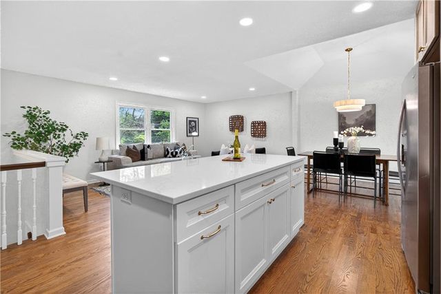 13516 W 71st Street, Shawnee, KS 66216