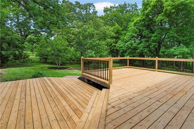 13516 W 71st Street, Shawnee, KS 66216