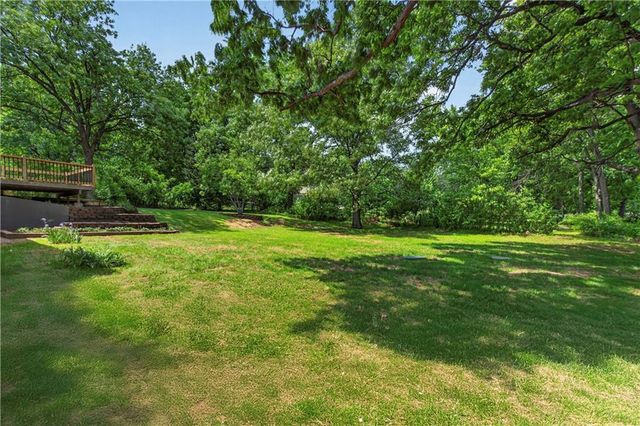 13516 W 71st Street, Shawnee, KS 66216