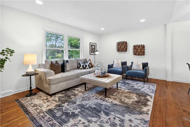 13516 W 71st Street, Shawnee, KS 66216