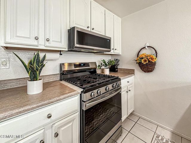 560 Chapala Drive, Camarillo, CA 93010