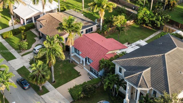 1422 Wiley St, Hollywood, FL 33020