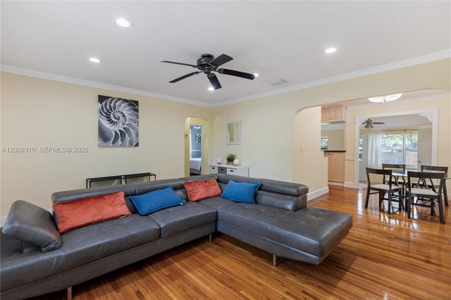 1422 Wiley St, Hollywood, FL 33020