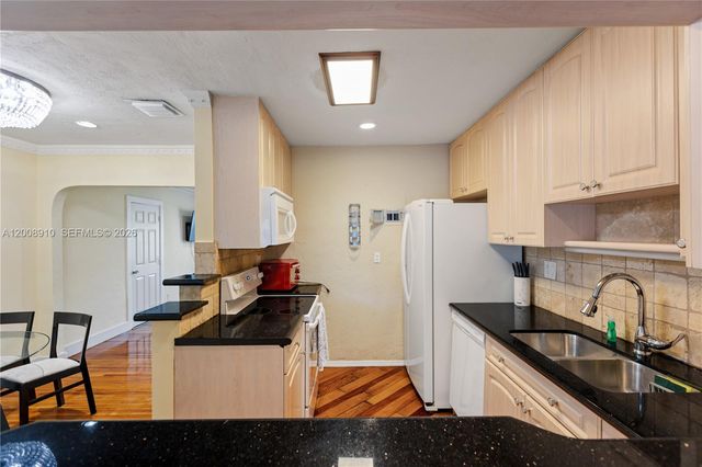 1422 Wiley St, Hollywood, FL 33020