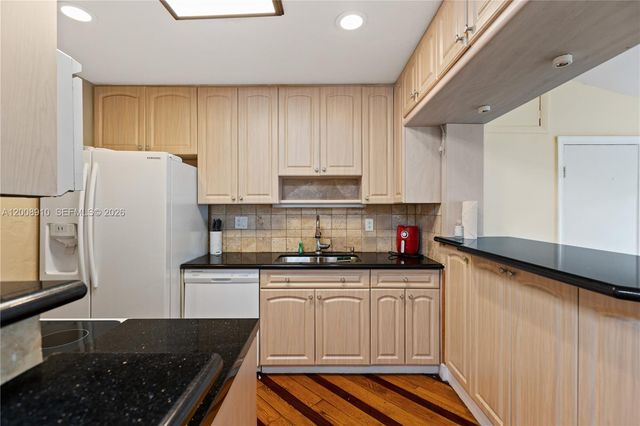 1422 Wiley St, Hollywood, FL 33020