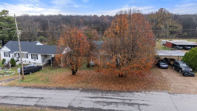 4252 Woods St, Old Hickory, TN 37138