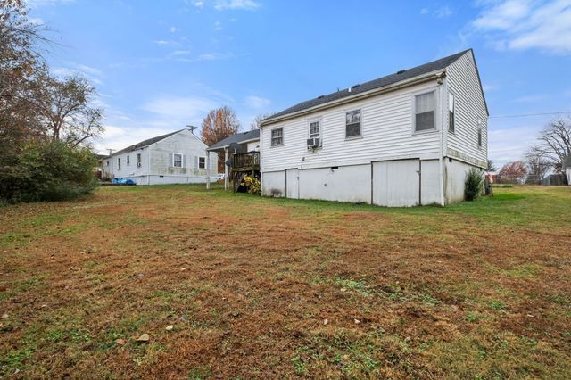 4252 Woods St, Old Hickory, TN 37138