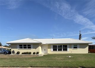 124 MATISSE CIRCLE W, Nokomis, FL 34275