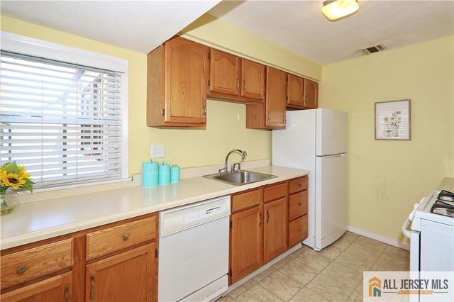 196 Worth Street, Iselin, NJ 08830