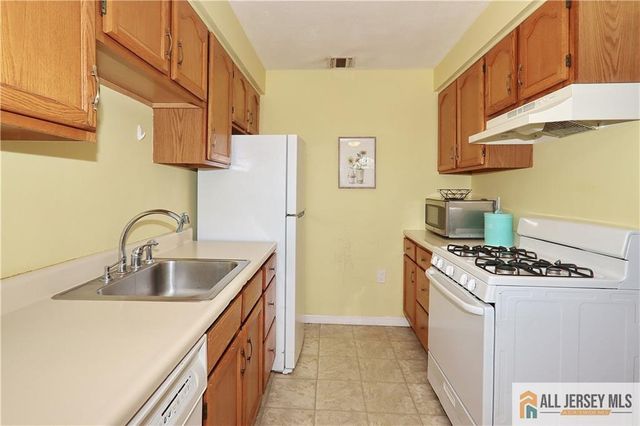 196 Worth Street, Iselin, NJ 08830