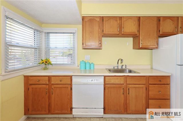 196 Worth Street, Iselin, NJ 08830