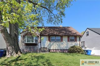196 Worth Street, Iselin, NJ 08830