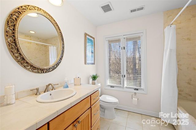 2900 Hanson Drive, Charlotte, NC 28207