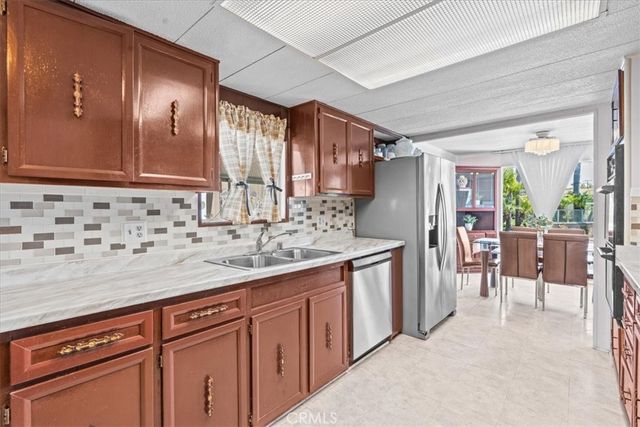 7700 Lampson Avenue 11, Garden Grove, CA 92841