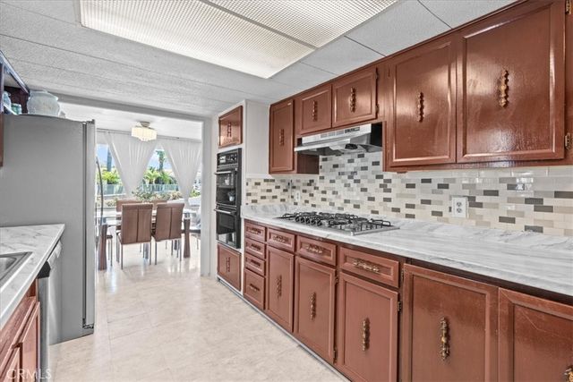 7700 Lampson Avenue 11, Garden Grove, CA 92841
