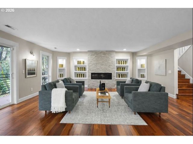 2010 MAPLE Ter, West Linn, OR 97068