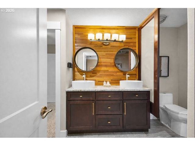 2010 MAPLE Ter, West Linn, OR 97068