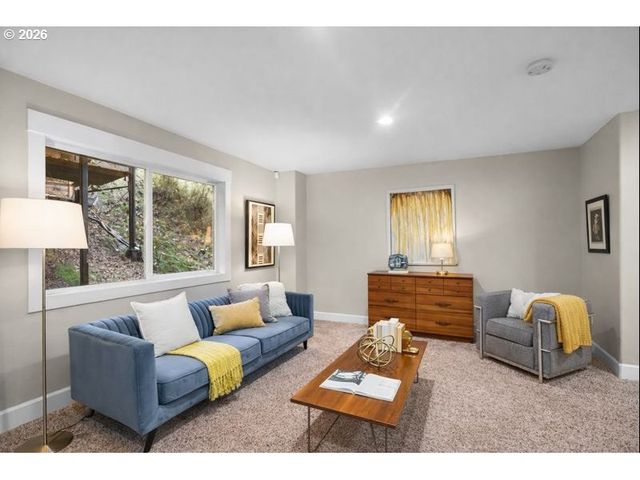 2010 MAPLE Ter, West Linn, OR 97068