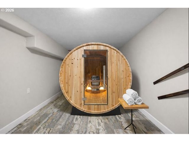 2010 MAPLE Ter, West Linn, OR 97068