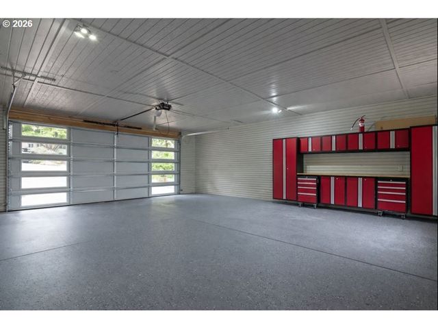 2010 MAPLE Ter, West Linn, OR 97068