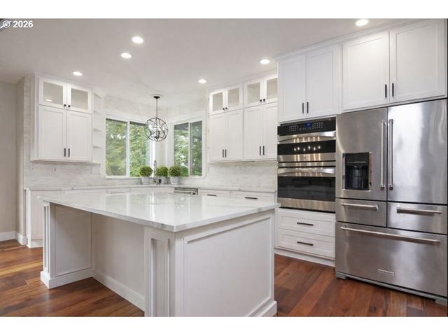 2010 MAPLE Ter, West Linn, OR 97068