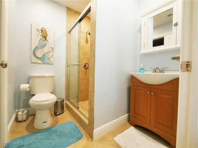 560 9th AVE S 1, Naples, FL 34102