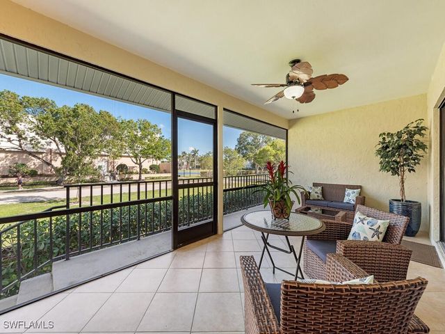 560 9th AVE S 1, Naples, FL 34102