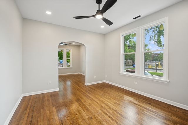 3300 N Karlov Avenue 1, Chicago, IL 60641