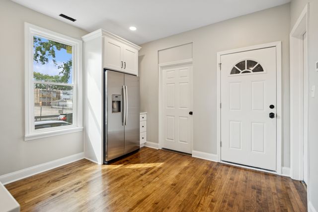 3300 N Karlov Avenue 1, Chicago, IL 60641