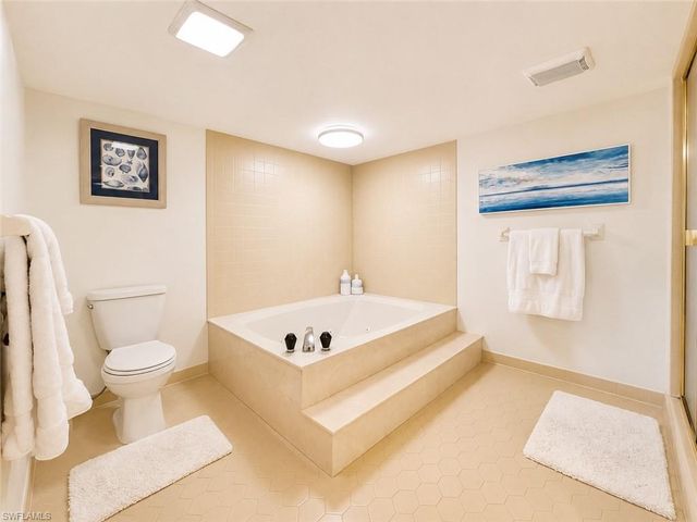 5601 Turtle Bay DR 2003, Naples, FL 34108