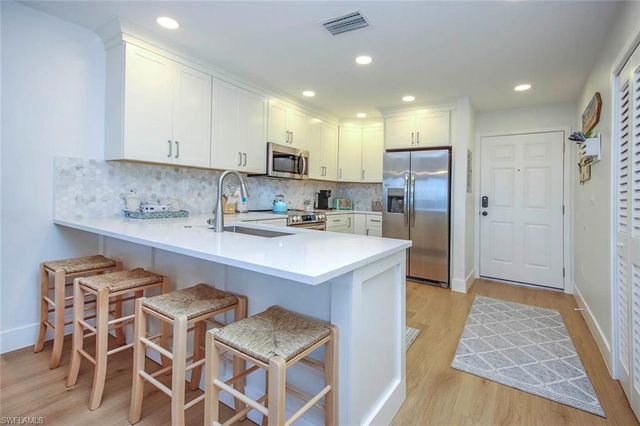 671 E Gulf DR 3C3, Sanibel, FL 33957