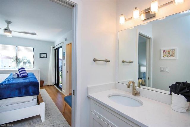 671 E Gulf DR 3C3, Sanibel, FL 33957