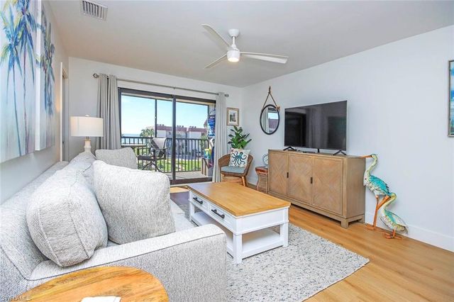 671 E Gulf DR 3C3, Sanibel, FL 33957