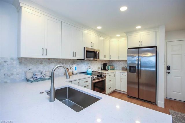 671 E Gulf DR 3C3, Sanibel, FL 33957