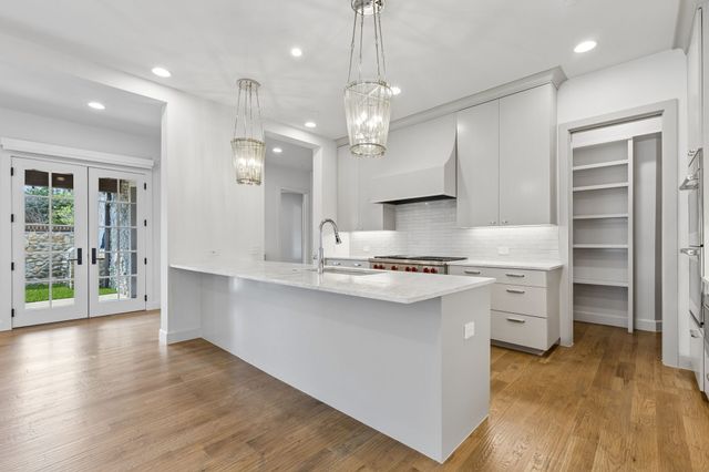 76 Cortes Drive, Westlake, TX 76262