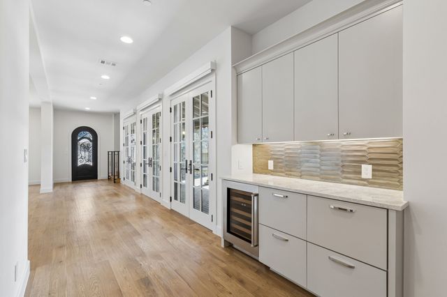 76 Cortes Drive, Westlake, TX 76262