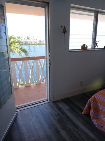1000 SW 10th Ter 17P, Hallandale Beach, FL 33009