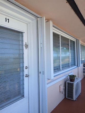 1000 SW 10th Ter 17P, Hallandale Beach, FL 33009