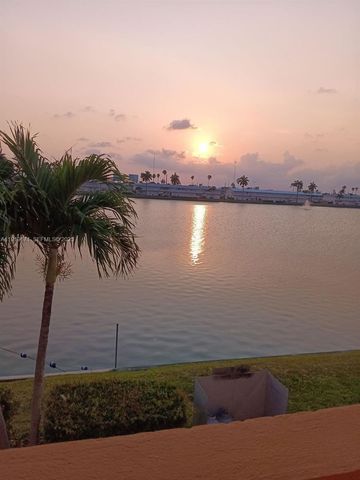 1000 SW 10th Ter 17P, Hallandale Beach, FL 33009