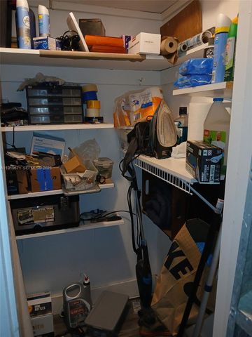 1000 SW 10th Ter 17P, Hallandale Beach, FL 33009