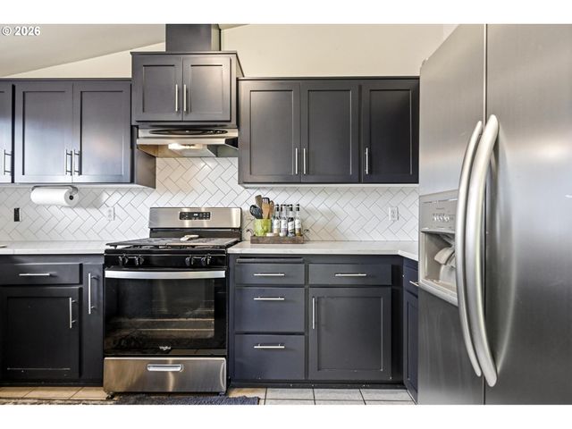 624 N Pershing St, Mt Angel, OR 97362