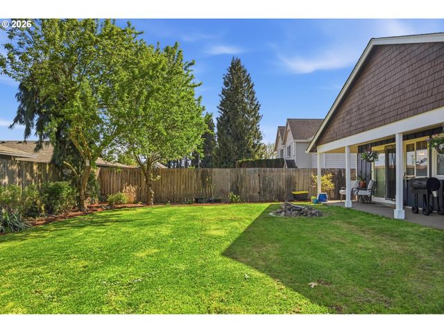 624 N Pershing St, Mt Angel, OR 97362