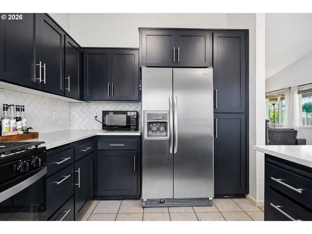624 N Pershing St, Mt Angel, OR 97362